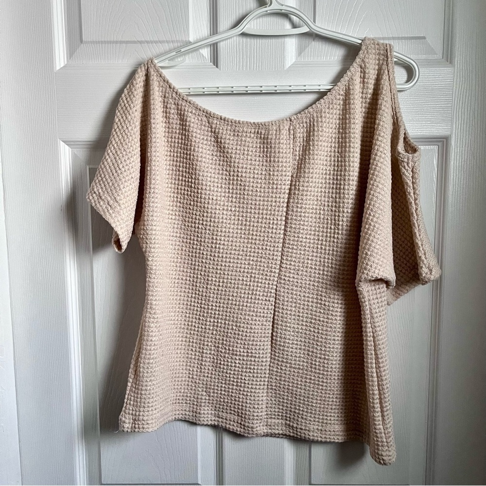 3/30$💥 Top Shirt Blouse Cutout Shoulder Beige Short sleeve Medium Women - Picture 4 of 4